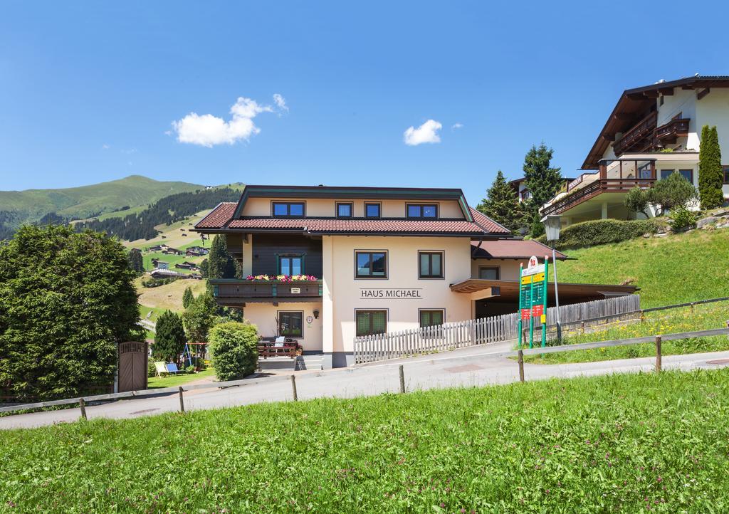 Haus Michael Apartment ทักซ์ ภายนอก รูปภาพ